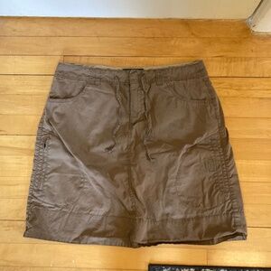 Eddie Bauer Brown Cargo Skirt Pockets Hiking Performance Travel Midi size 10